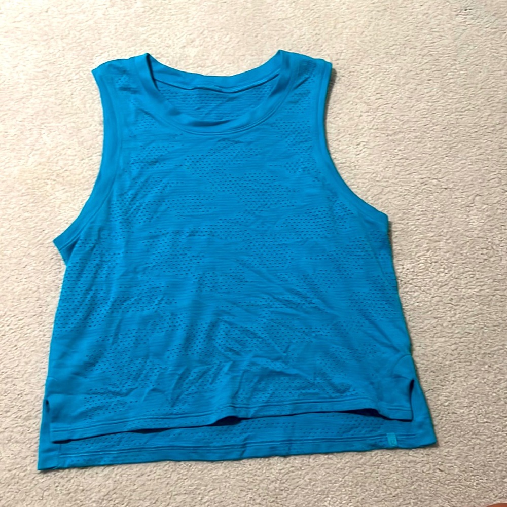Lulu lemon Train to Be tank size 4